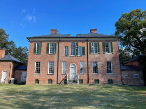 Encore-Sustainable-Architects-Poplar-Hill-Mansion-Rear-exterior