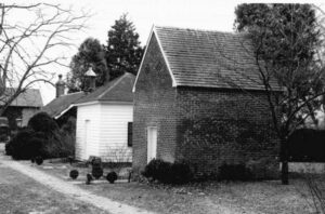 Encore-Sustainable-Architects-Poplar-Hill-Mansion-outbuildings-1970