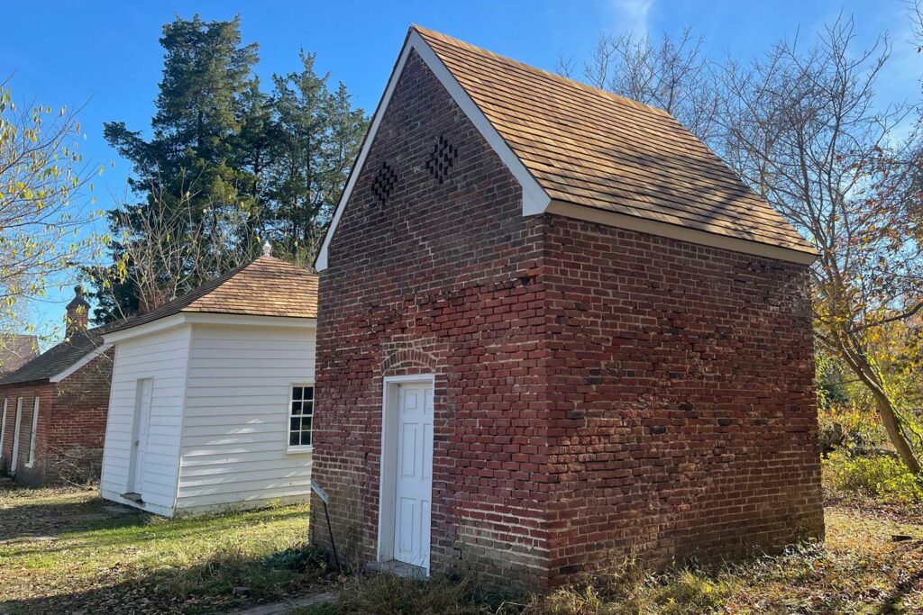 encore-sustainable-architects-poplar-hill-outbuildings-restored-roof