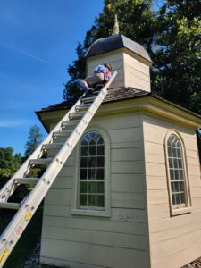 Encore-Sustainable-Architects-Jack-Bucher-climbing-Montepellier-Summerhouse-Measurement