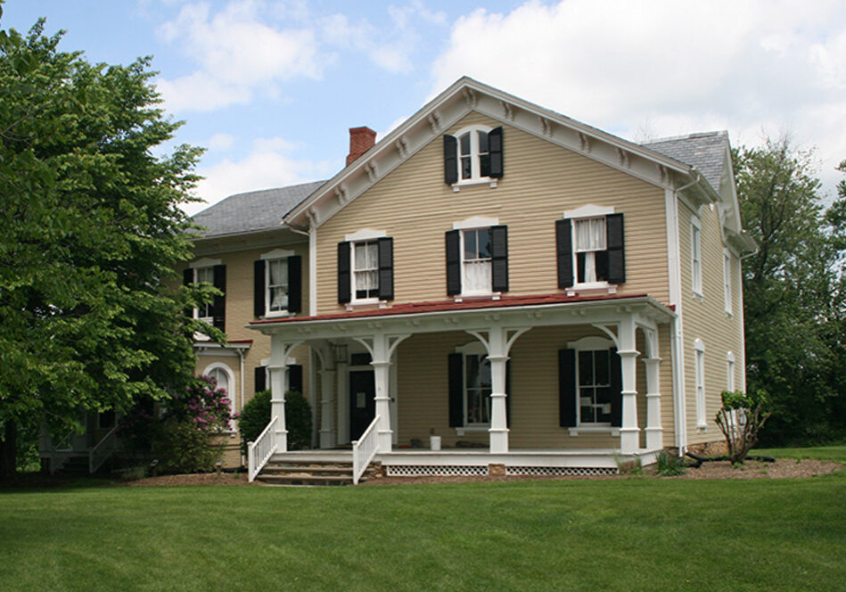 Encore-Sustainable-Architects-Montgomery-Waters-House-Front